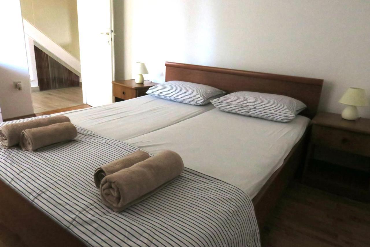 Elda Apartment Pula Bagian luar foto